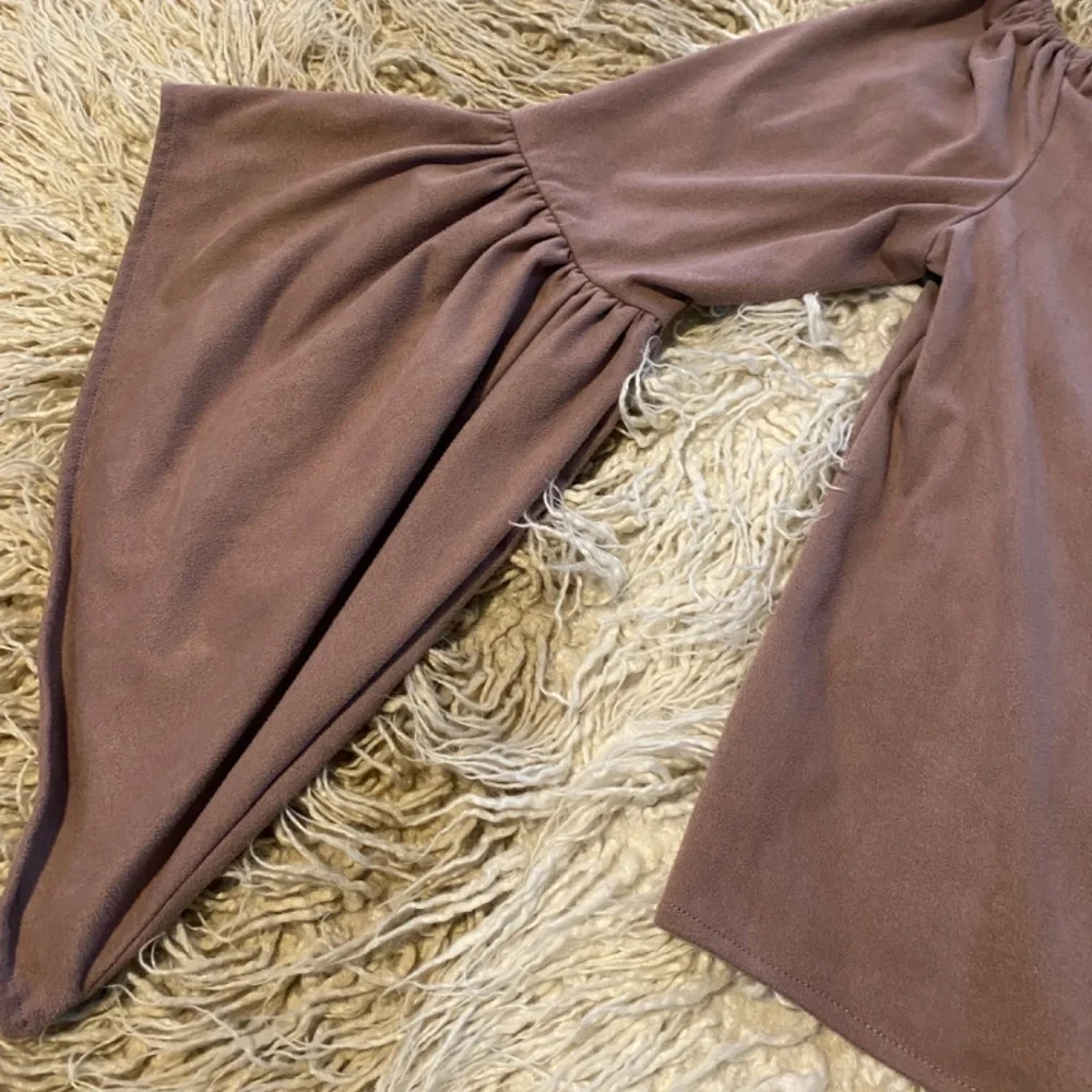 Top - Picture 2 of 2